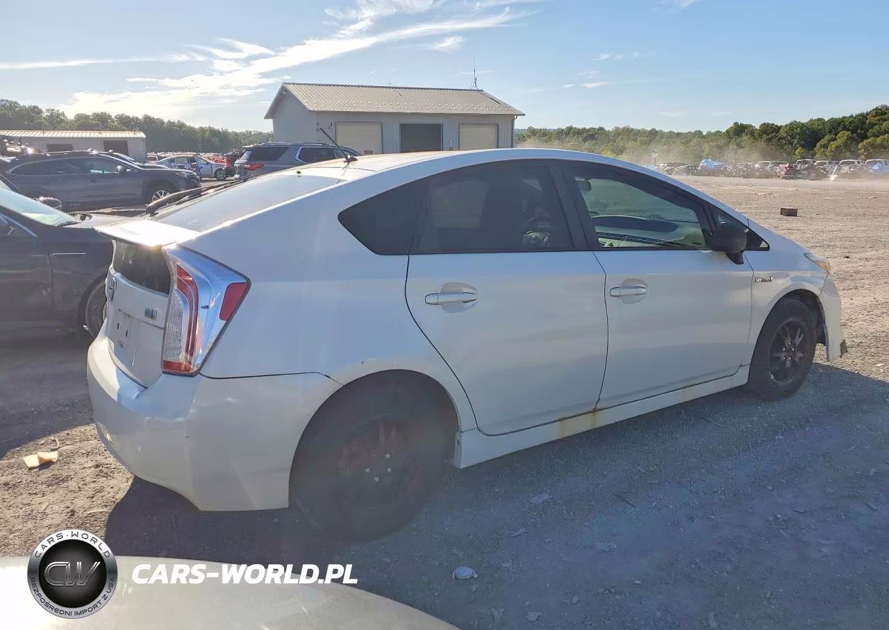 2013 Toyota Prius Two VIN:JTDKN3DU3D5601565 - 3