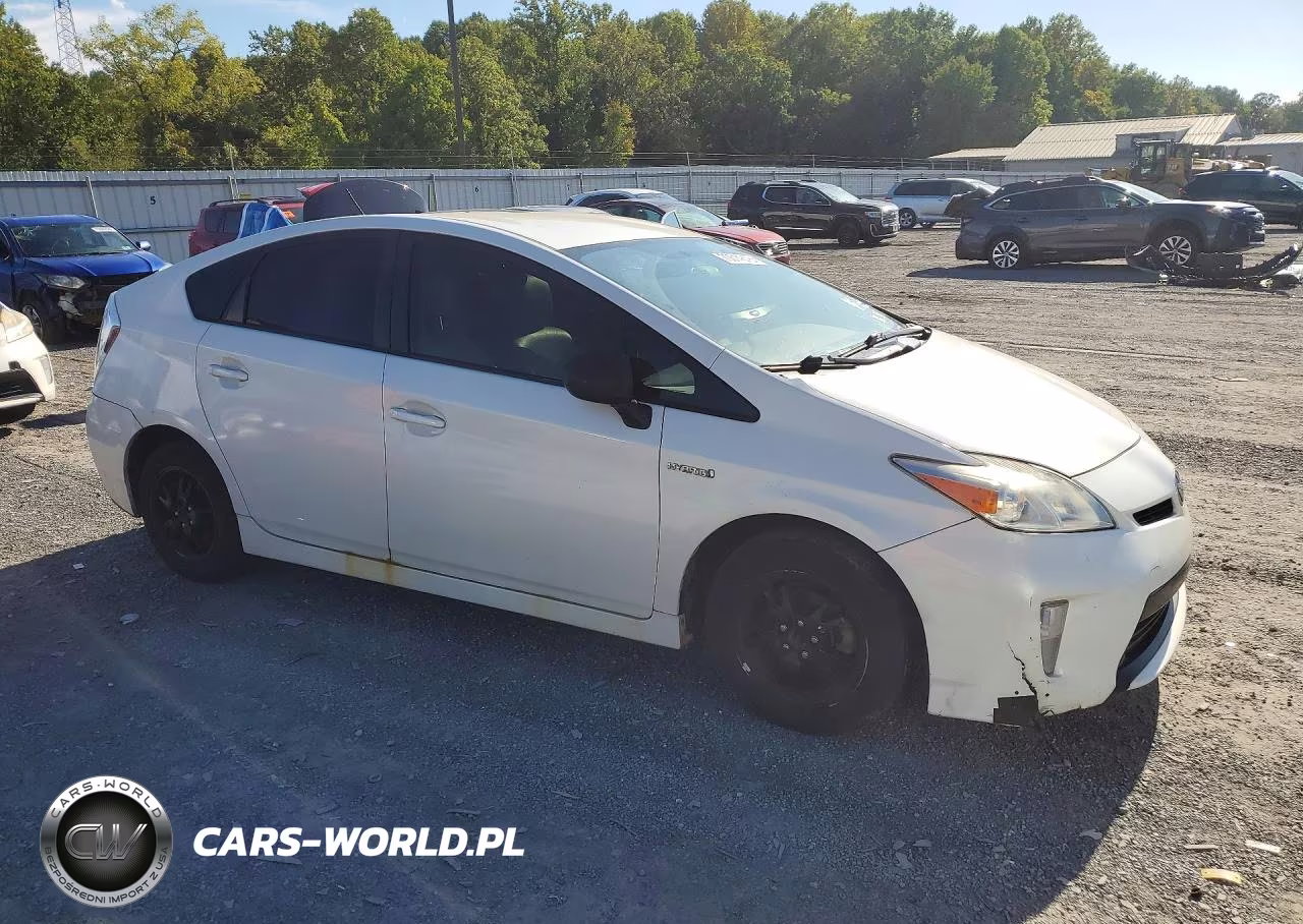 2013 Toyota Prius Two VIN:JTDKN3DU3D5601565 - 4