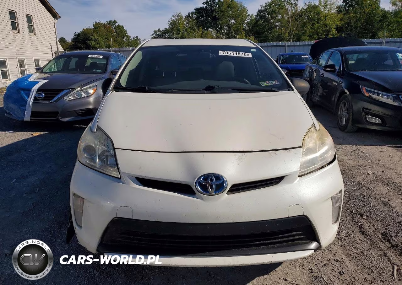 2013 Toyota Prius Two VIN:JTDKN3DU3D5601565 - 5