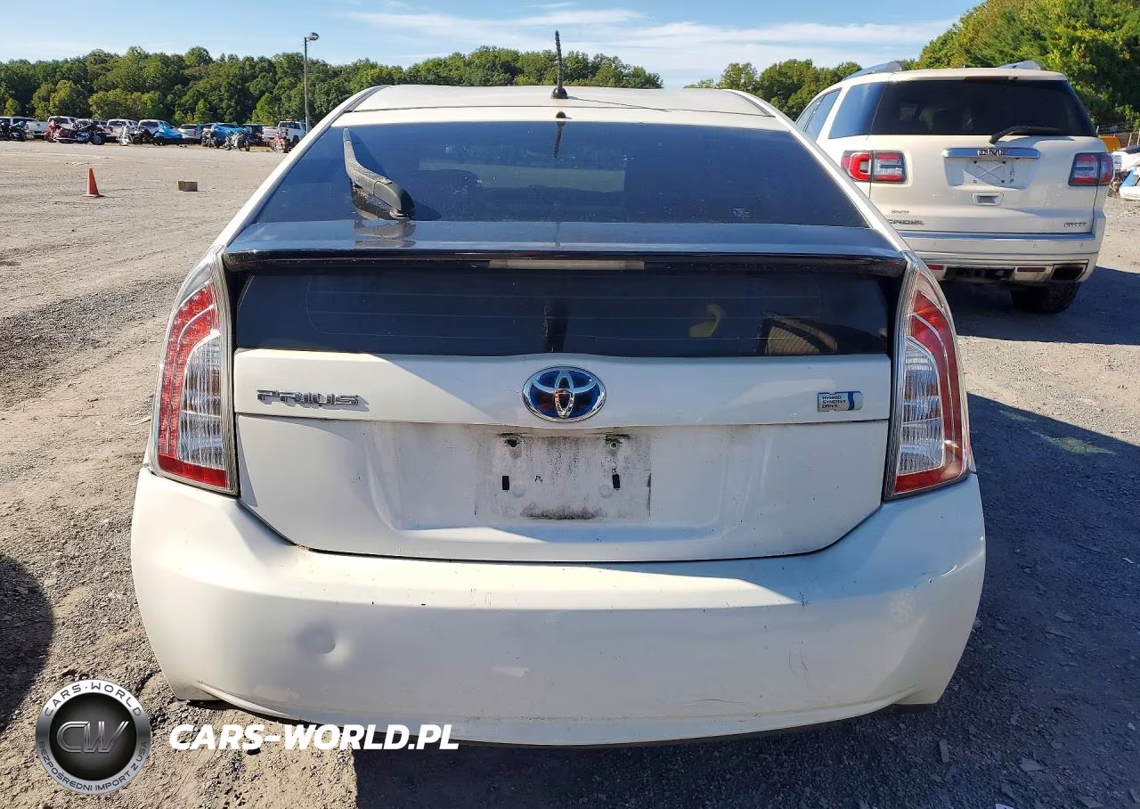 2013 Toyota Prius Two VIN:JTDKN3DU3D5601565 - 6