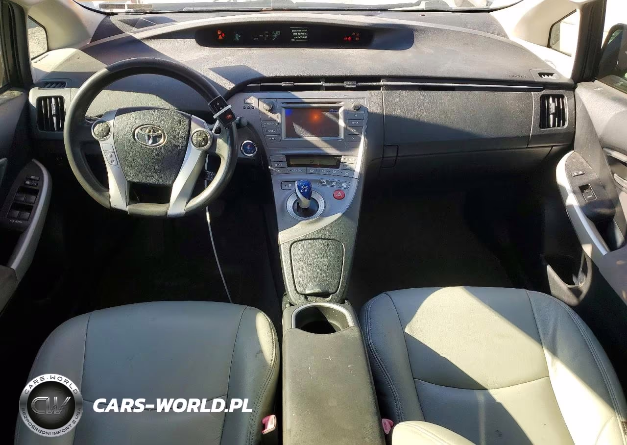 2013 Toyota Prius Two VIN:JTDKN3DU3D5601565 - 8