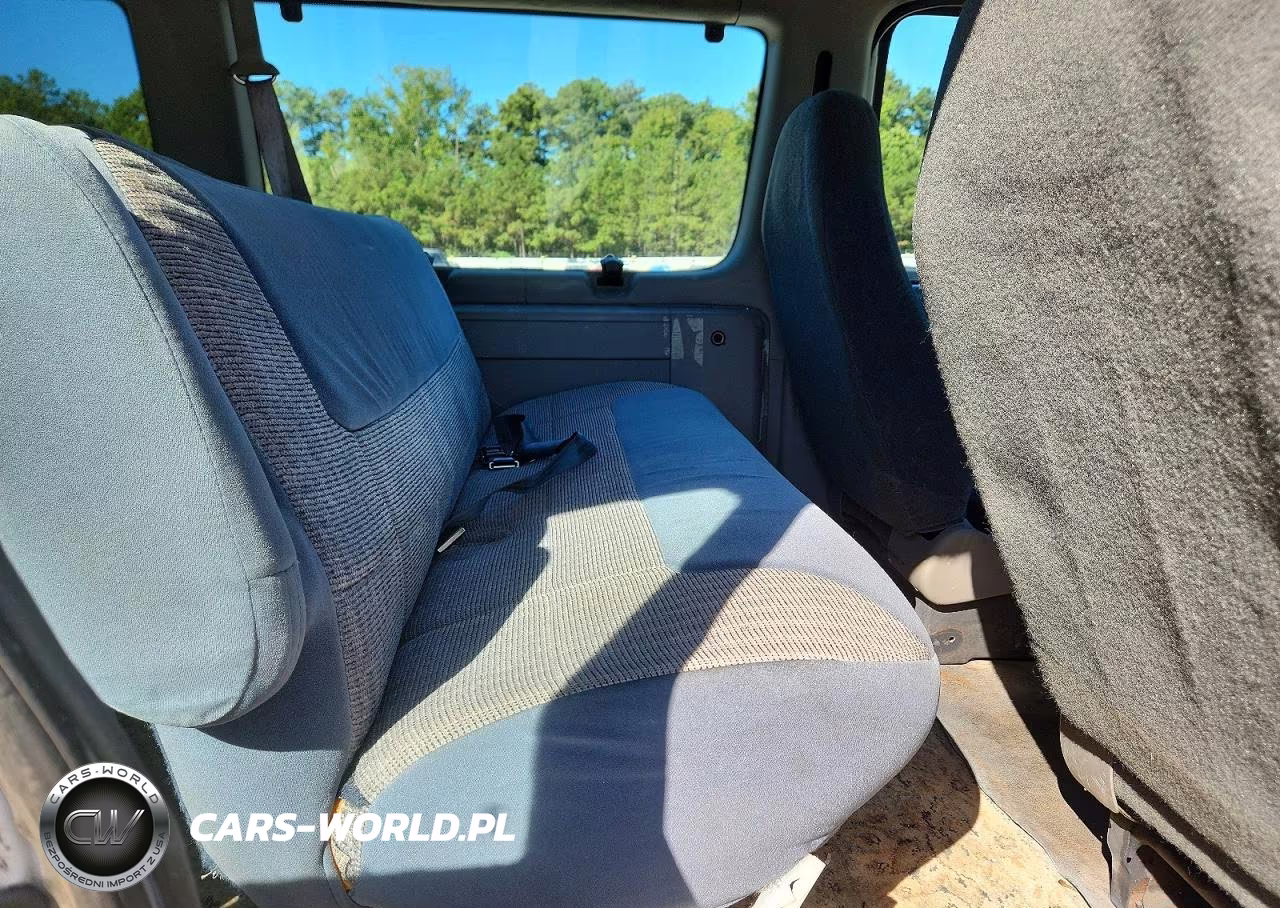 2001 Ford Econoline E350 Super Duty Wagon VIN:1FBSS31L71HB74572 - 11