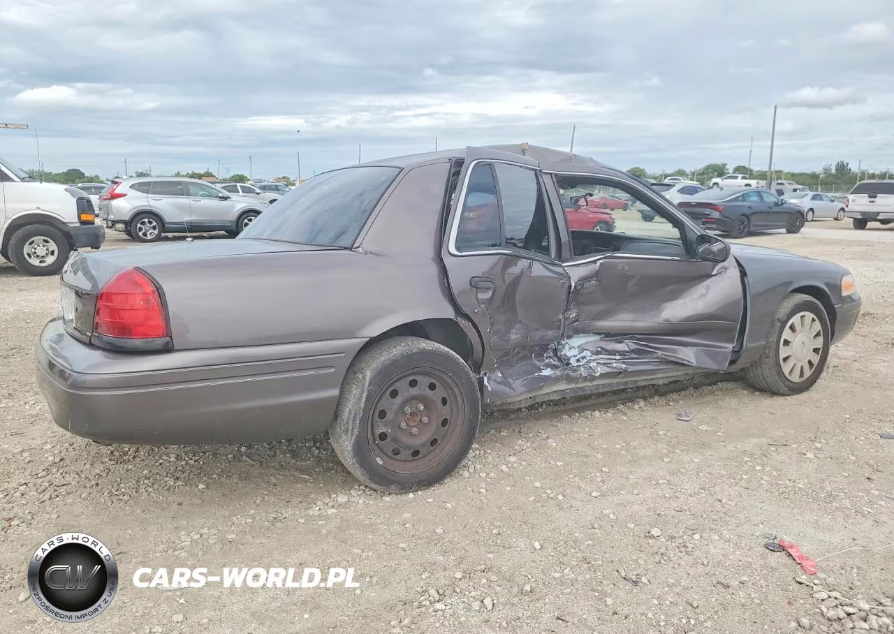 2008 Ford Crown Victoria Police Interceptor VIN:2FAHP71V48X153016 - 3