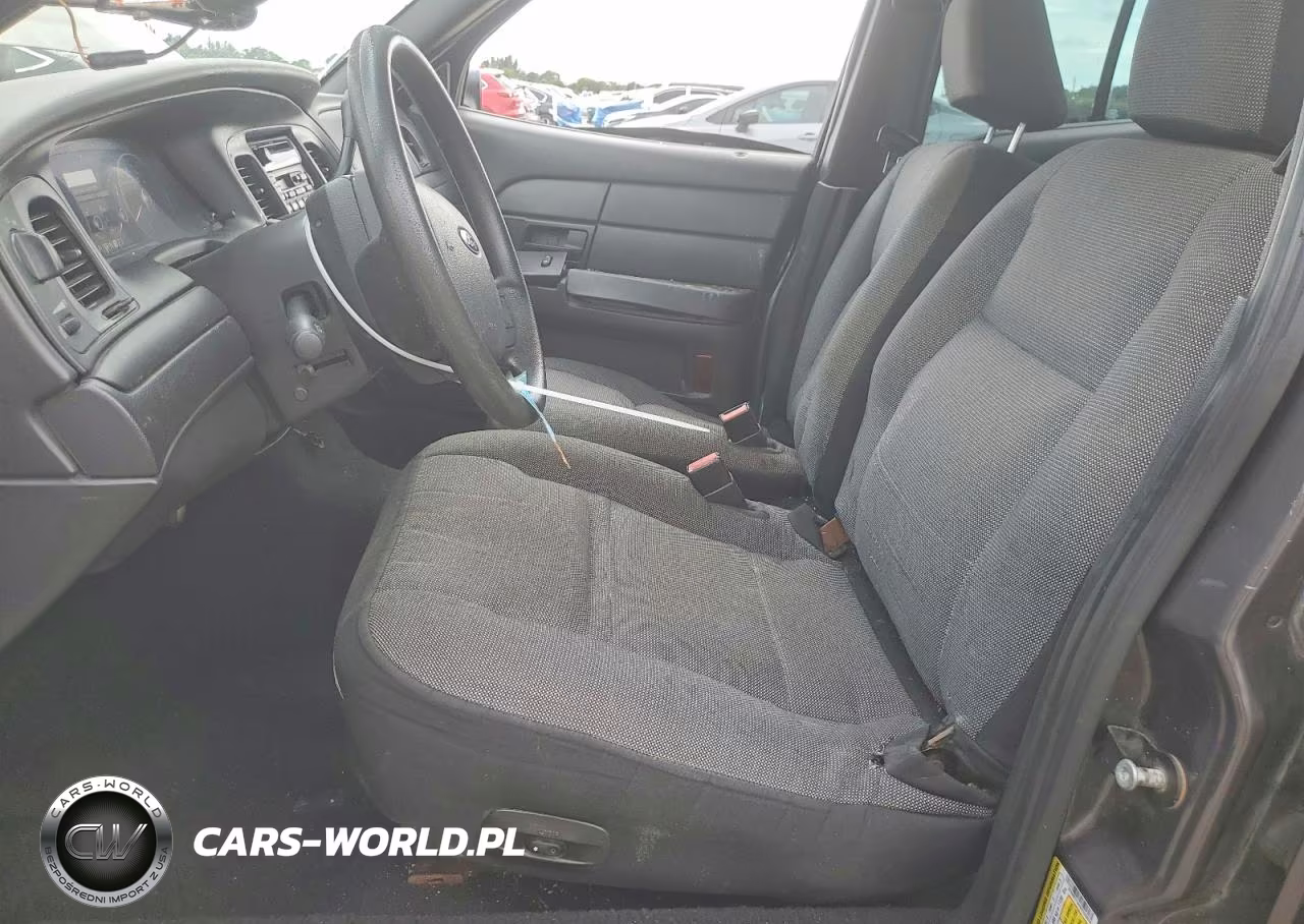 2008 Ford Crown Victoria Police Interceptor VIN:2FAHP71V48X153016 - 7