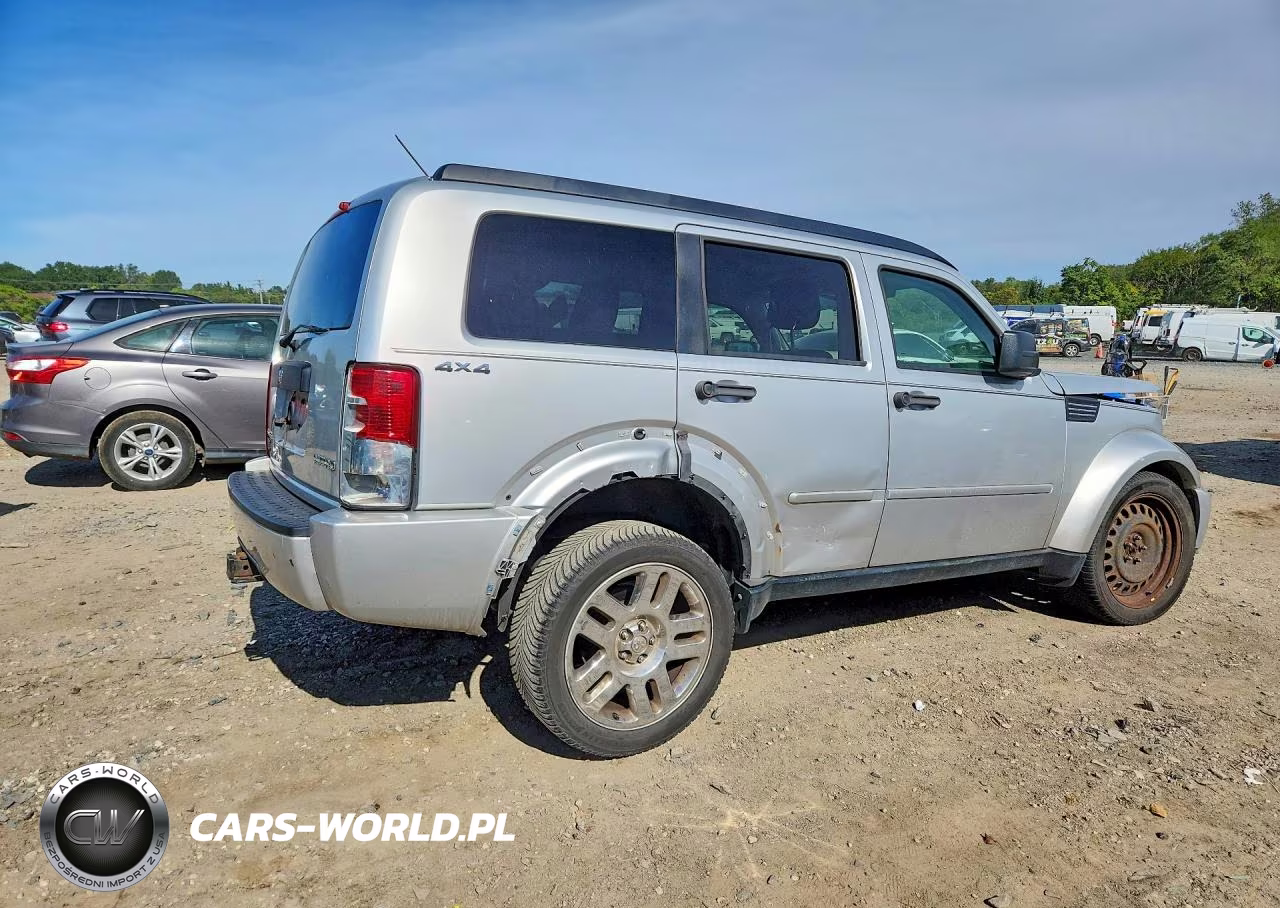 2011 Dodge Nitro Heat VIN:1D4PU4GK3BW599870 - 3
