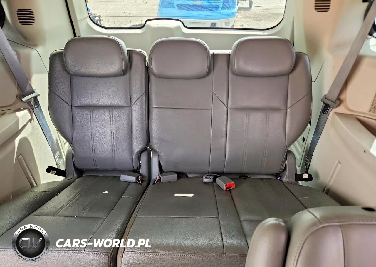 2008 Chrysler Town & Country Touring VIN:2A8HR54P78R835892 - 10