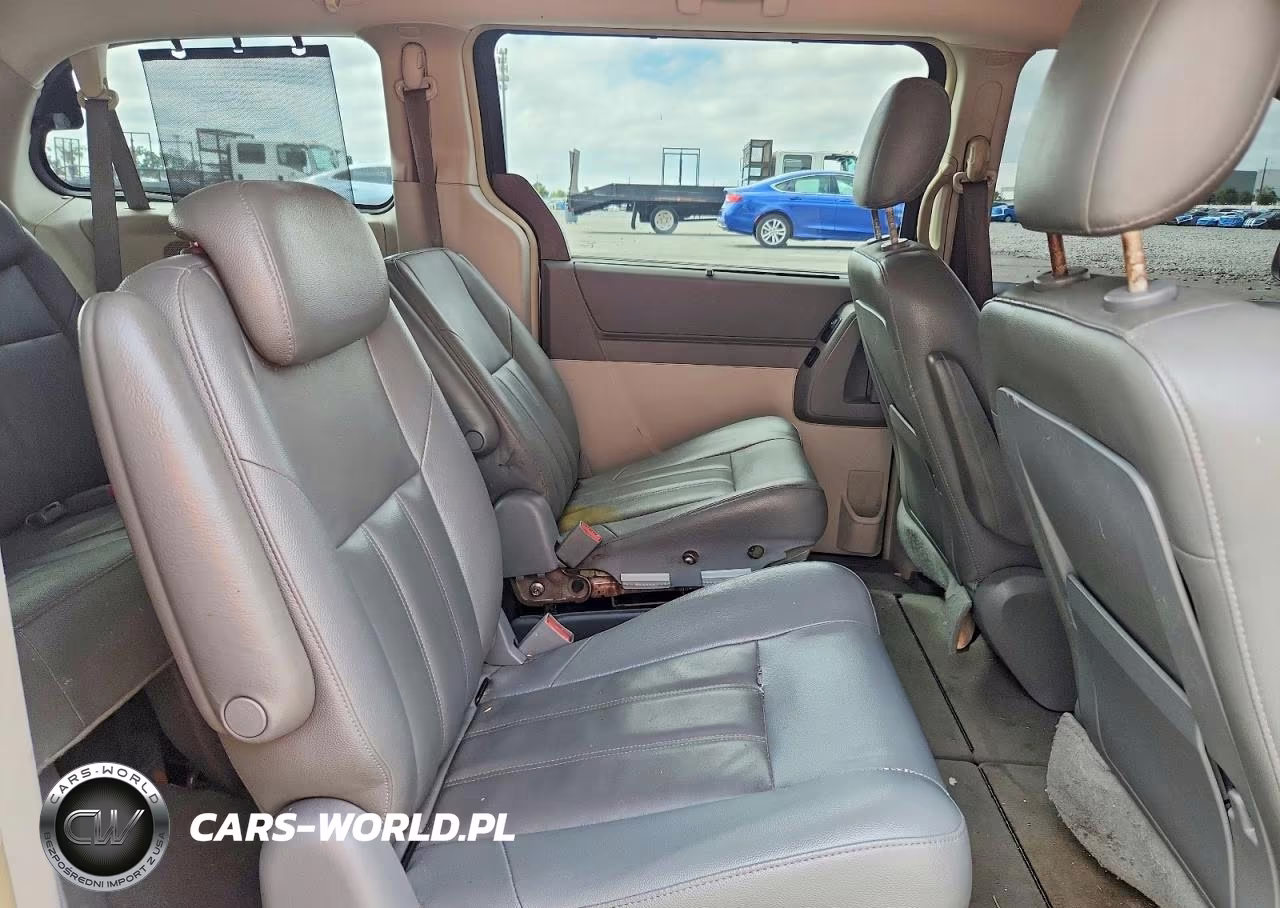 2008 Chrysler Town & Country Touring VIN:2A8HR54P78R835892 - 11