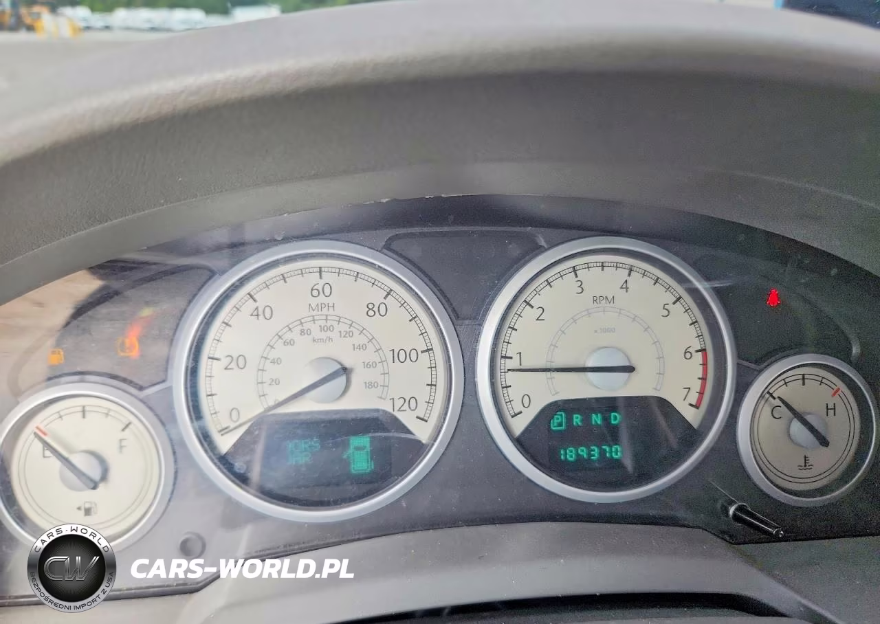 2008 Chrysler Town & Country Touring VIN:2A8HR54P78R835892 - 9