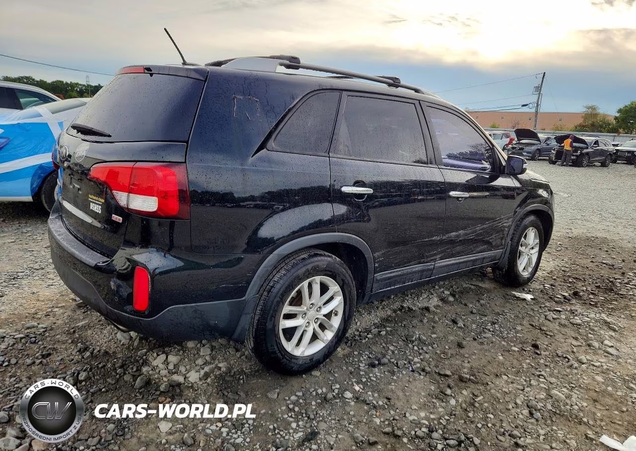 2014 Kia Sorento Lx VIN:5XYKT4A68EG485662 - 3