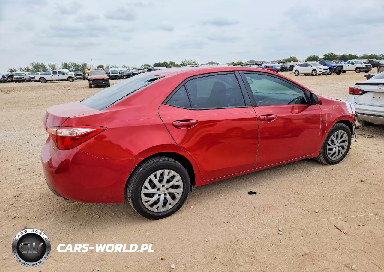 2017 Toyota Corolla Le VIN:5YFBURHE9HP608070 - 3