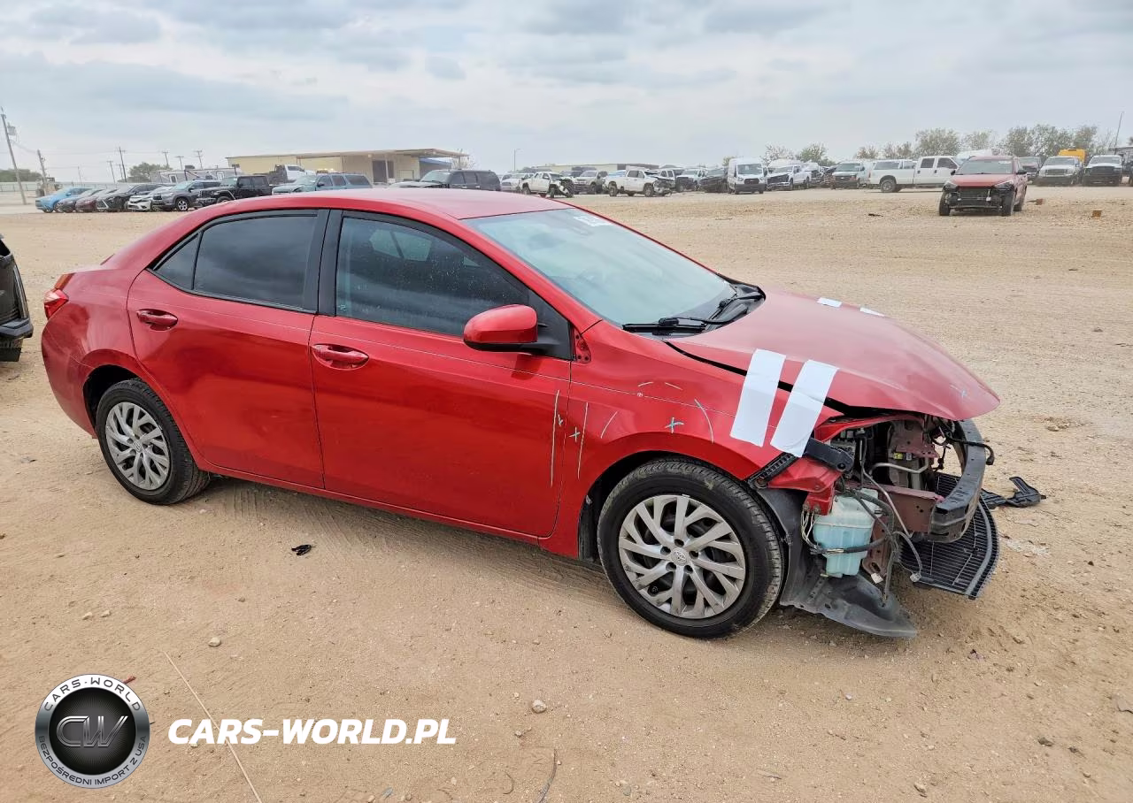2017 Toyota Corolla Le VIN:5YFBURHE9HP608070 - 4