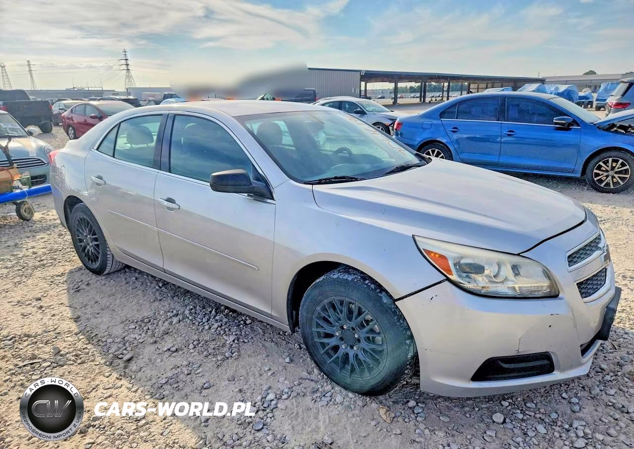 2013 Chevrolet Malibu Ls VIN:1G11B5SA7DF172877 - 4