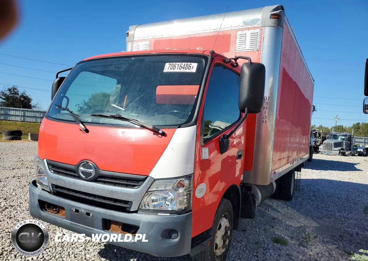 2018 Hino 195 Box Truck VIN:JHHSDM2H0JK006570 - 1