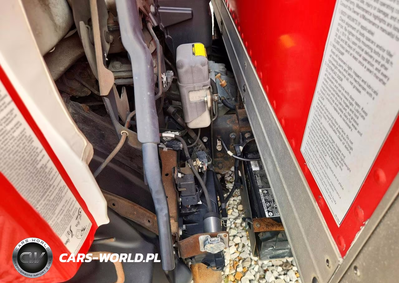 2018 Hino 195 Box Truck VIN:JHHSDM2H5JK006340 - 11