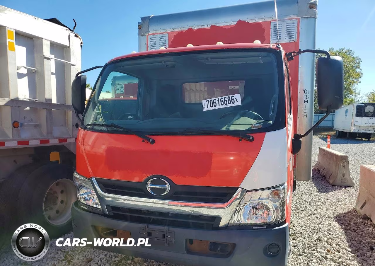 2018 Hino 195 Box Truck VIN:JHHSDM2H5JK006340 - 5