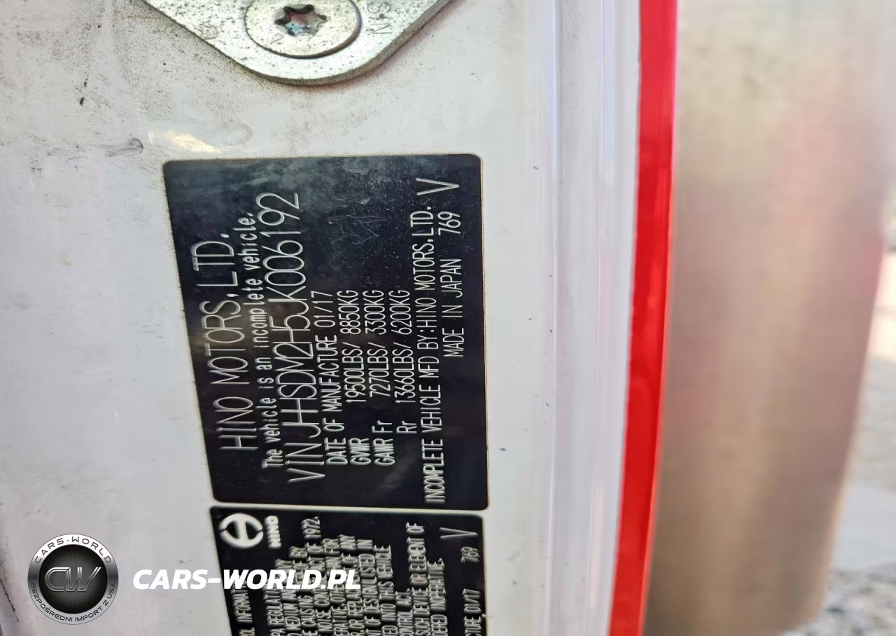2018 Hino 195 Box Truck VIN:JHHSDM2H5JK006192 - 12