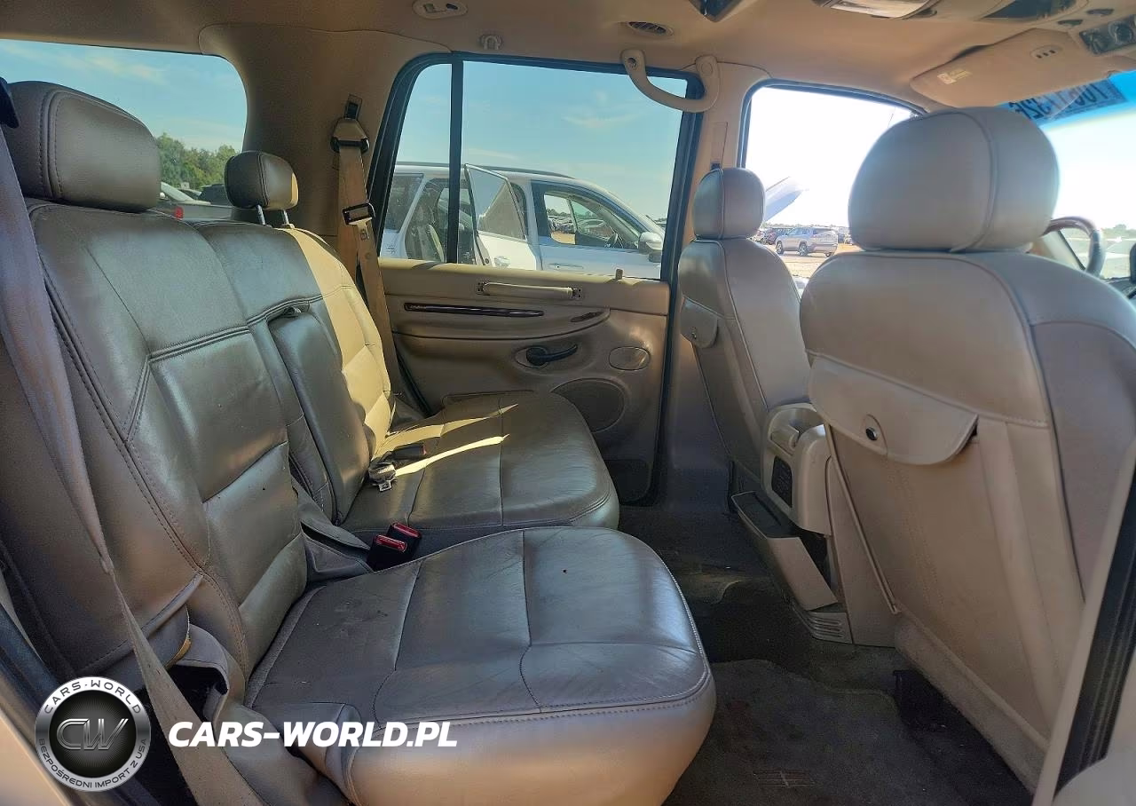 2000 Lincoln Navigator VIN:5LMFU28A6YLJ26681 - 11