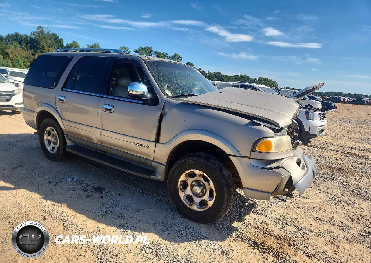 2000 Lincoln Navigator VIN:5LMFU28A6YLJ26681 - 4
