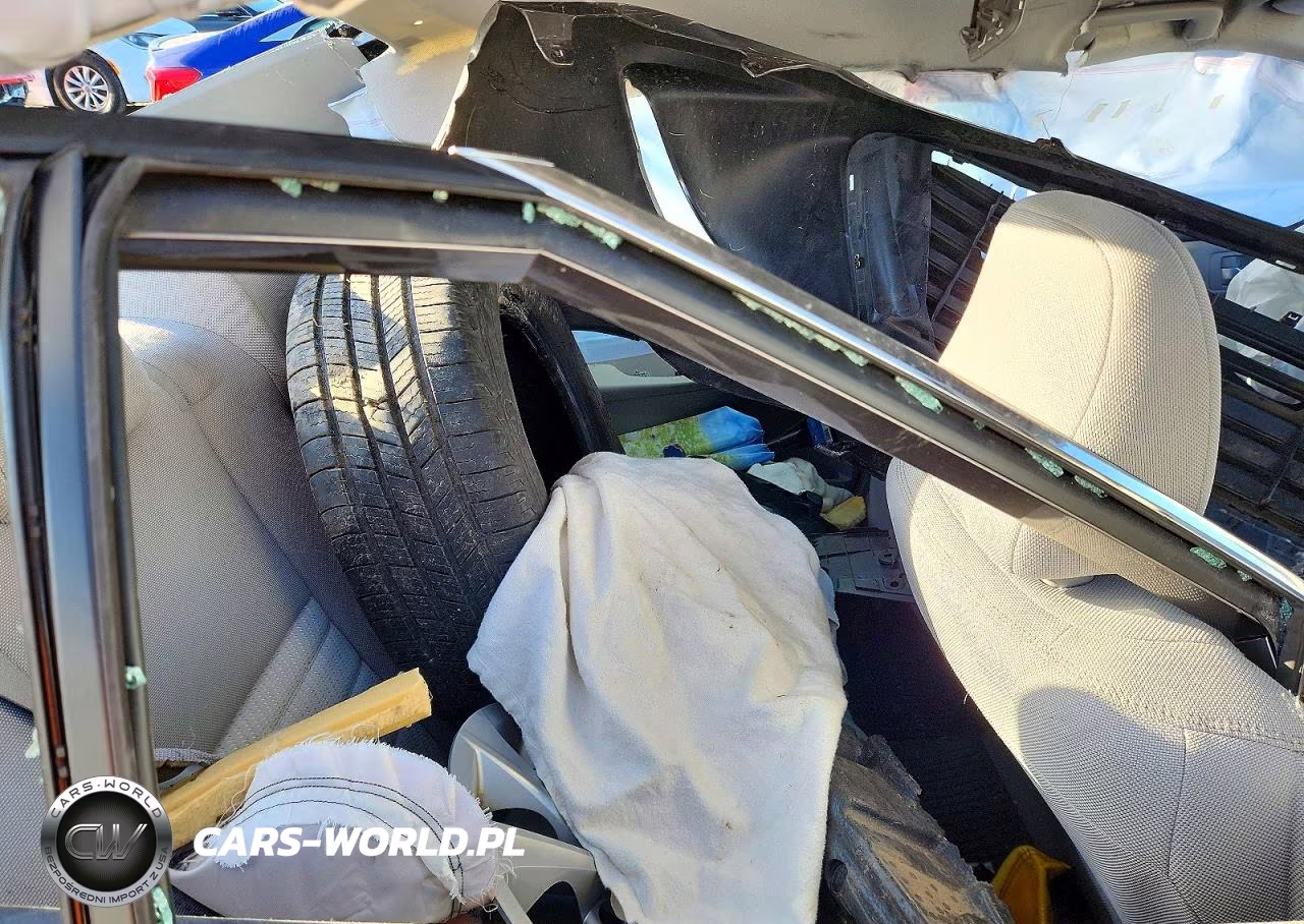 2017 Toyota Camry Le VIN:4T1BF1FK0HU622376 - 10