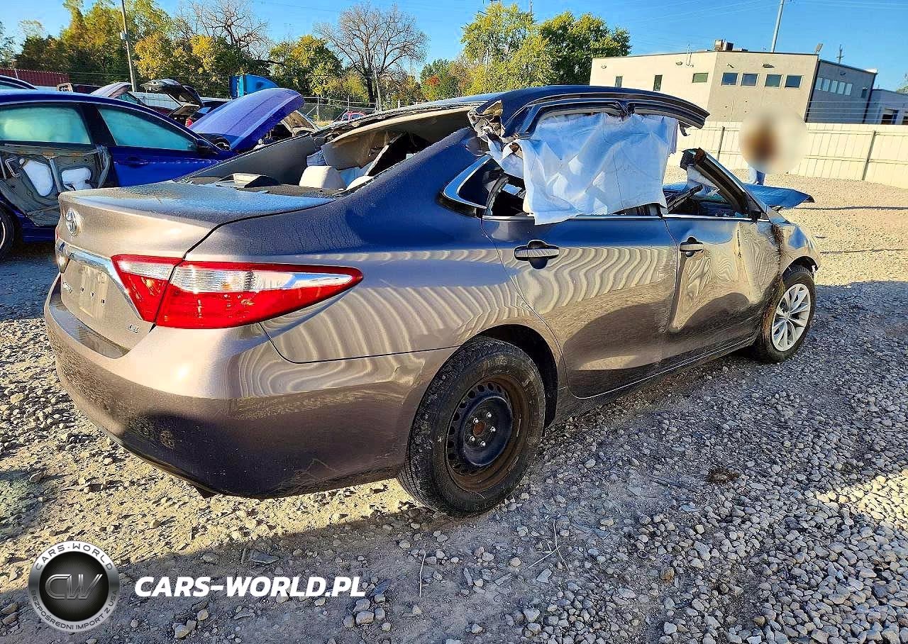 2017 Toyota Camry Le VIN:4T1BF1FK0HU622376 - 3
