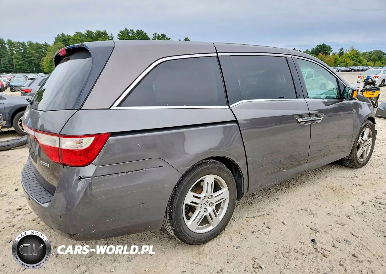 2012 Honda Odyssey Touring VIN:5FNRL5H99CB137877 - 3