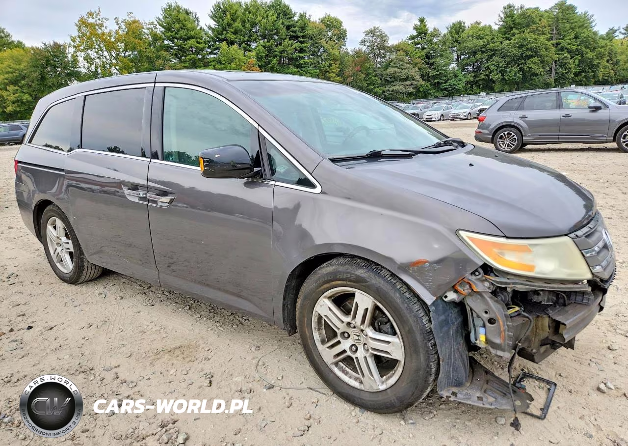2012 Honda Odyssey Touring VIN:5FNRL5H99CB137877 - 4