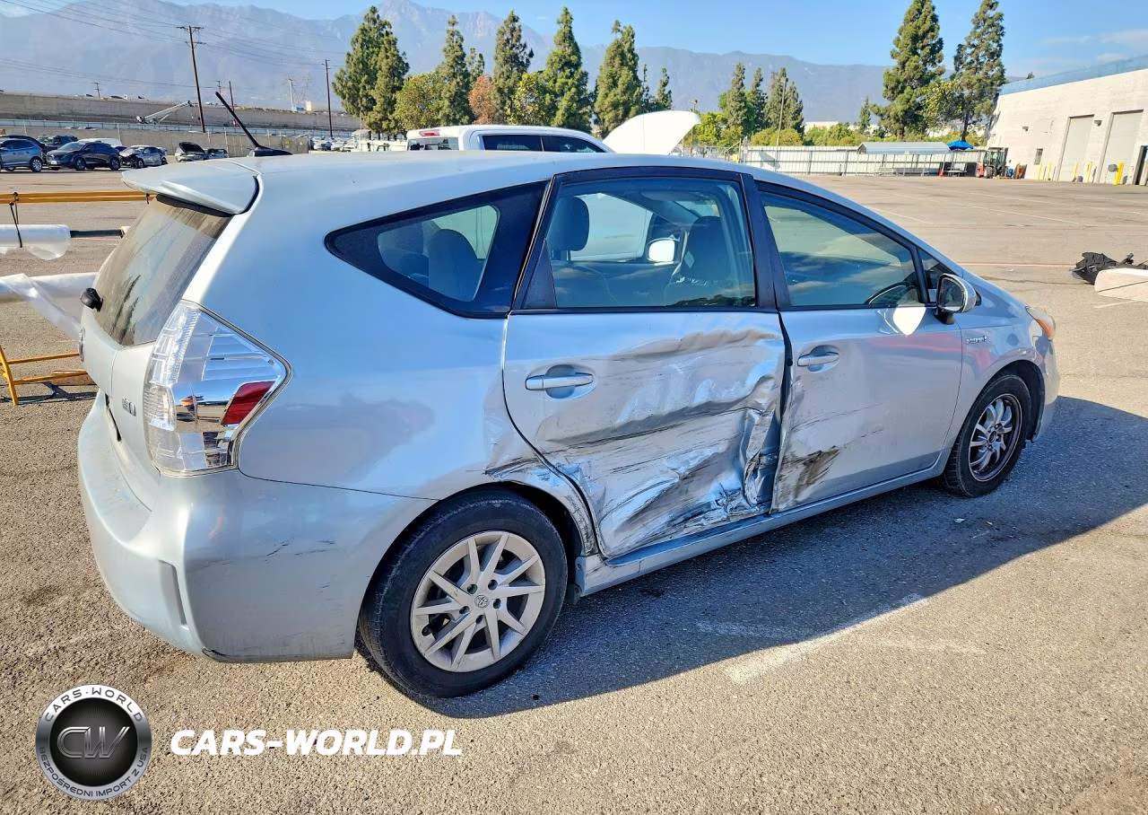 2013 Toyota Prius V Three VIN:JTDZN3EU7D3240169 - 3
