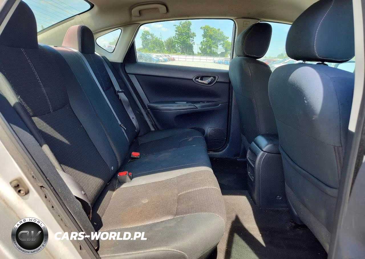 2018 Nissan Sentra S VIN:3N1AB7AP0JY334557 - 10