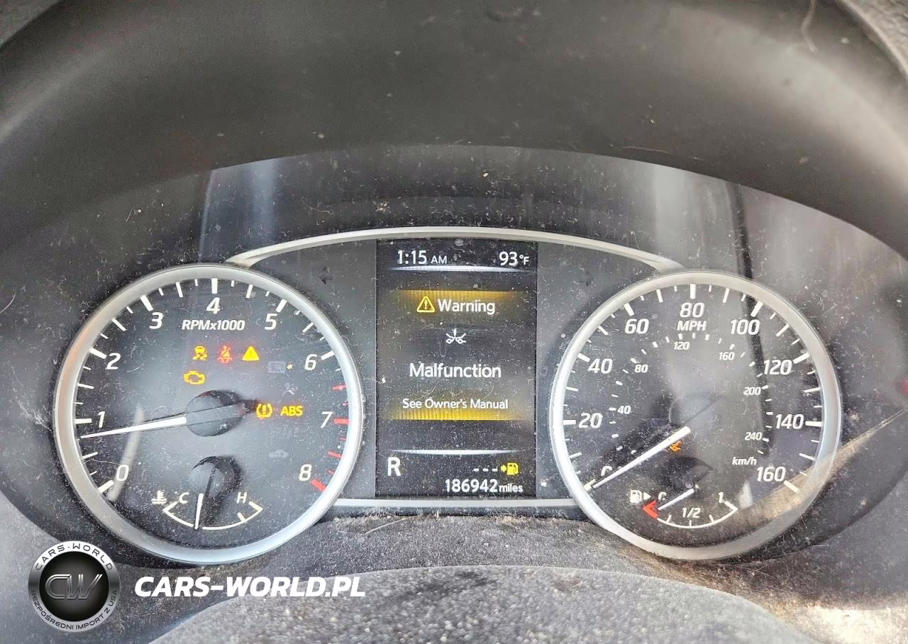 2018 Nissan Sentra S VIN:3N1AB7AP0JY334557 - 9