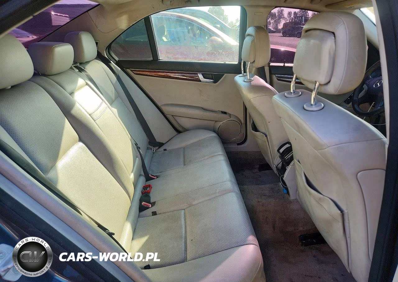 2010 Mercedes-Benz C 300 VIN:WDDGF5EB1AR086720 - 10