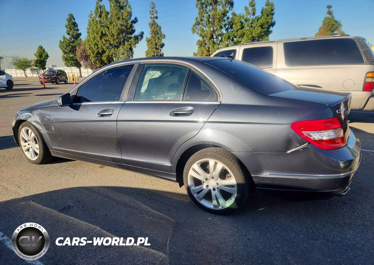 2010 Mercedes-Benz C 300 VIN:WDDGF5EB1AR086720 - 2