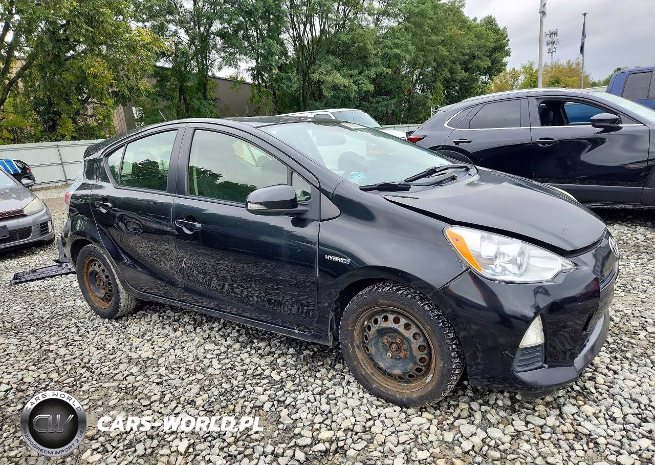 2012 Toyota Prius C Two VIN:JTDKDTB34C1510064 - 4