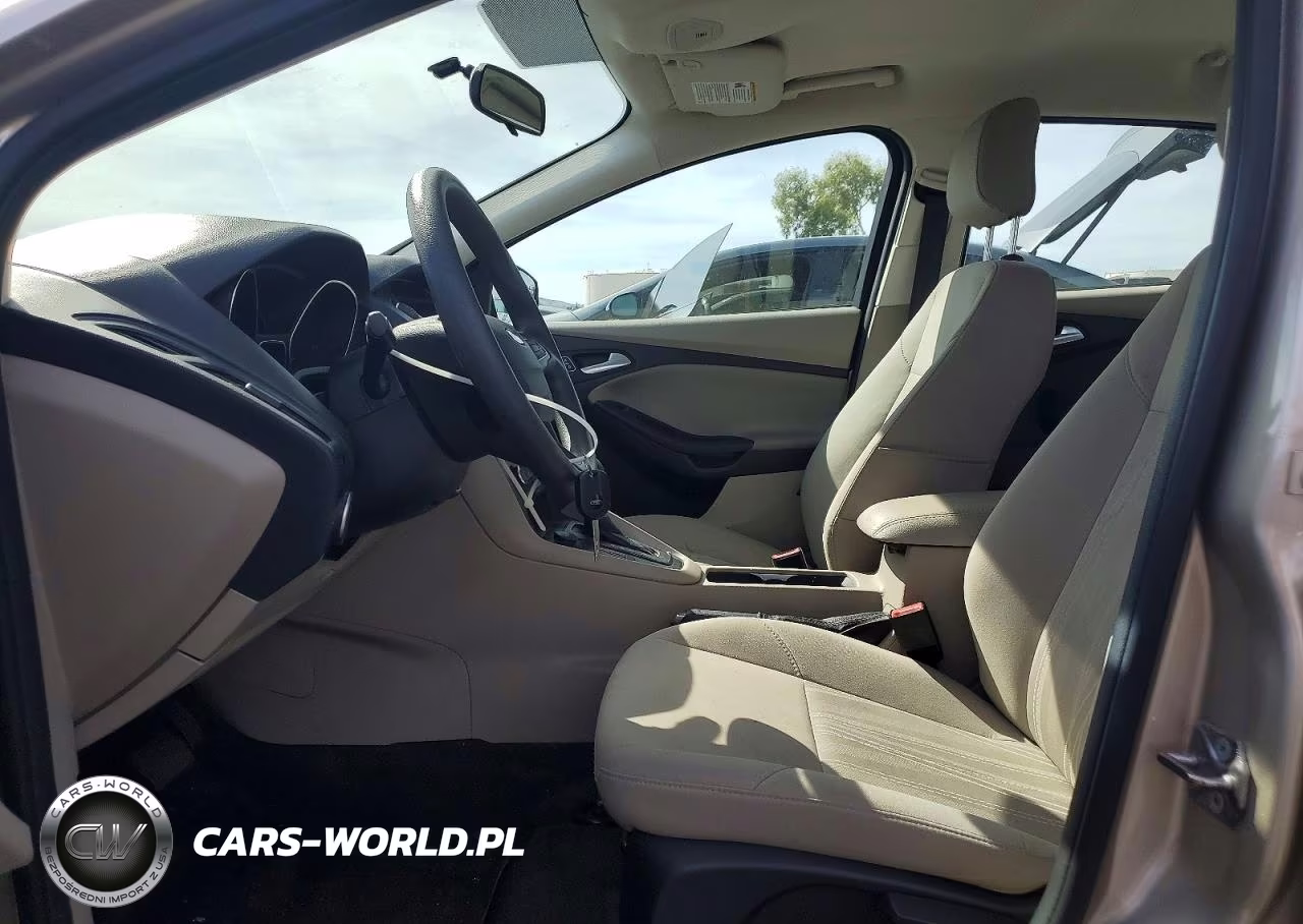 2018 Ford Focus Se VIN:1FADP3F2XJL304398 - 7