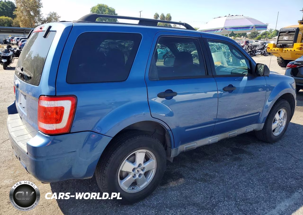 2010 Ford Escape Xlt VIN:1FMCU0D76AKD28310 - 3