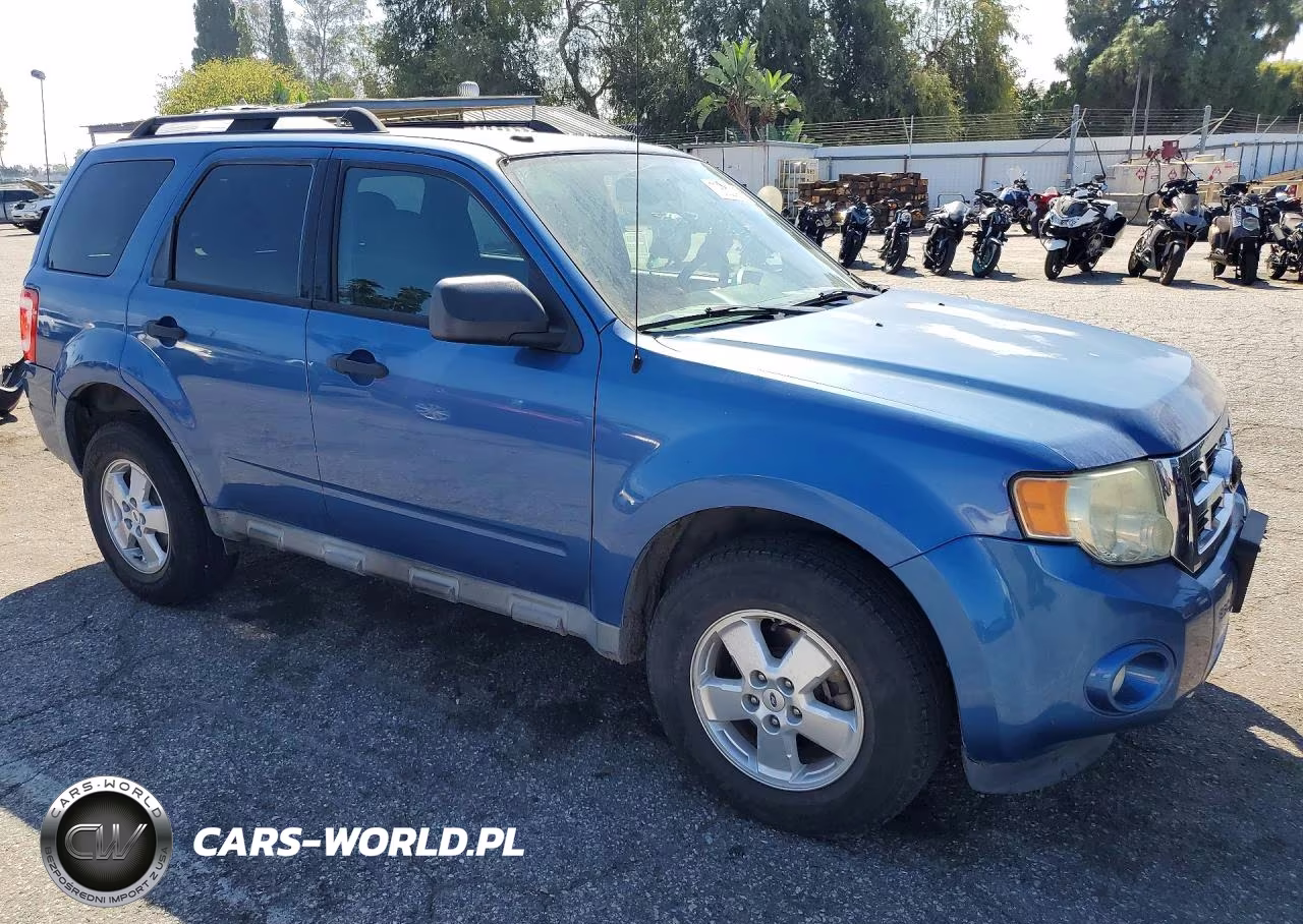 2010 Ford Escape Xlt VIN:1FMCU0D76AKD28310 - 4