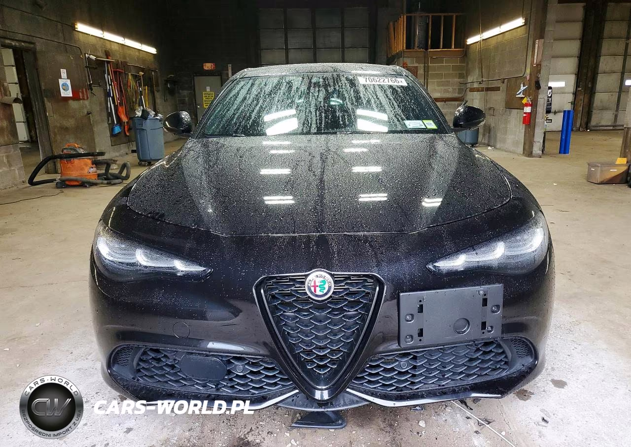 2024 Alfa Romeo Giulia Ti VIN:ZARFANBNXR7679556 - 5