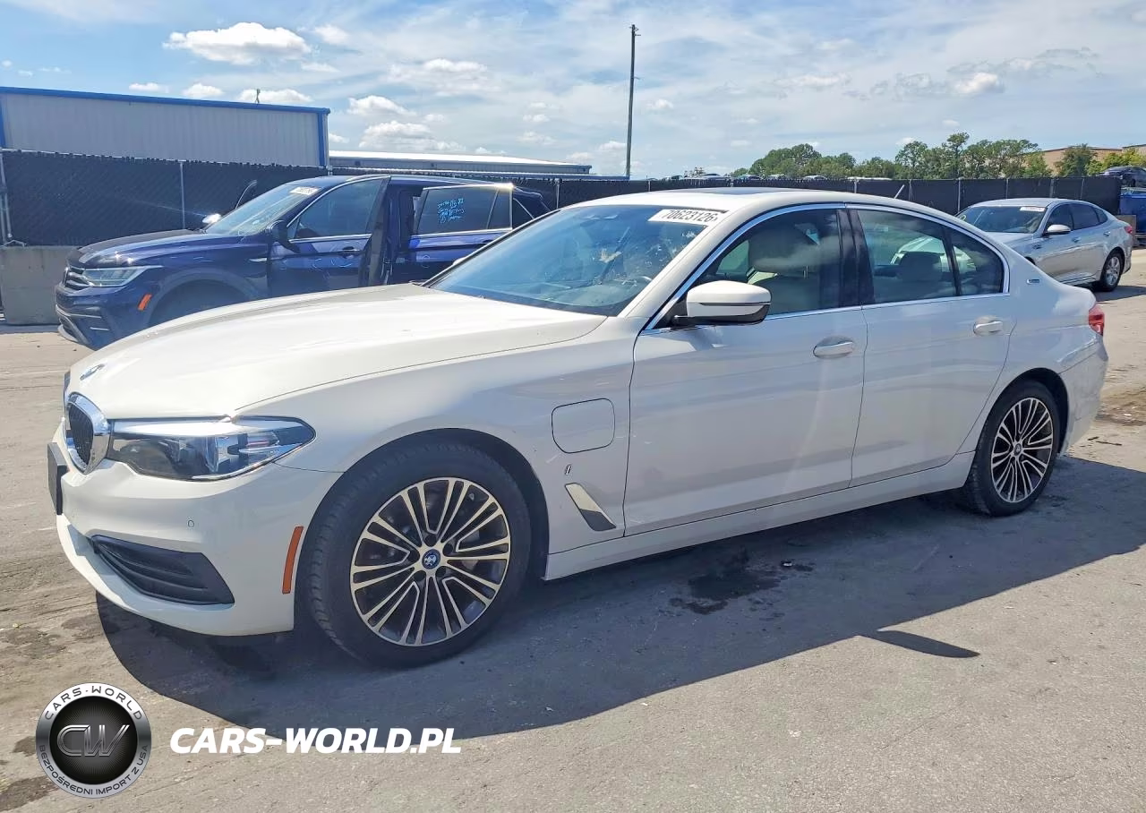 2019 BMW 530E VIN:WBAJA9C56KB393567 - 1