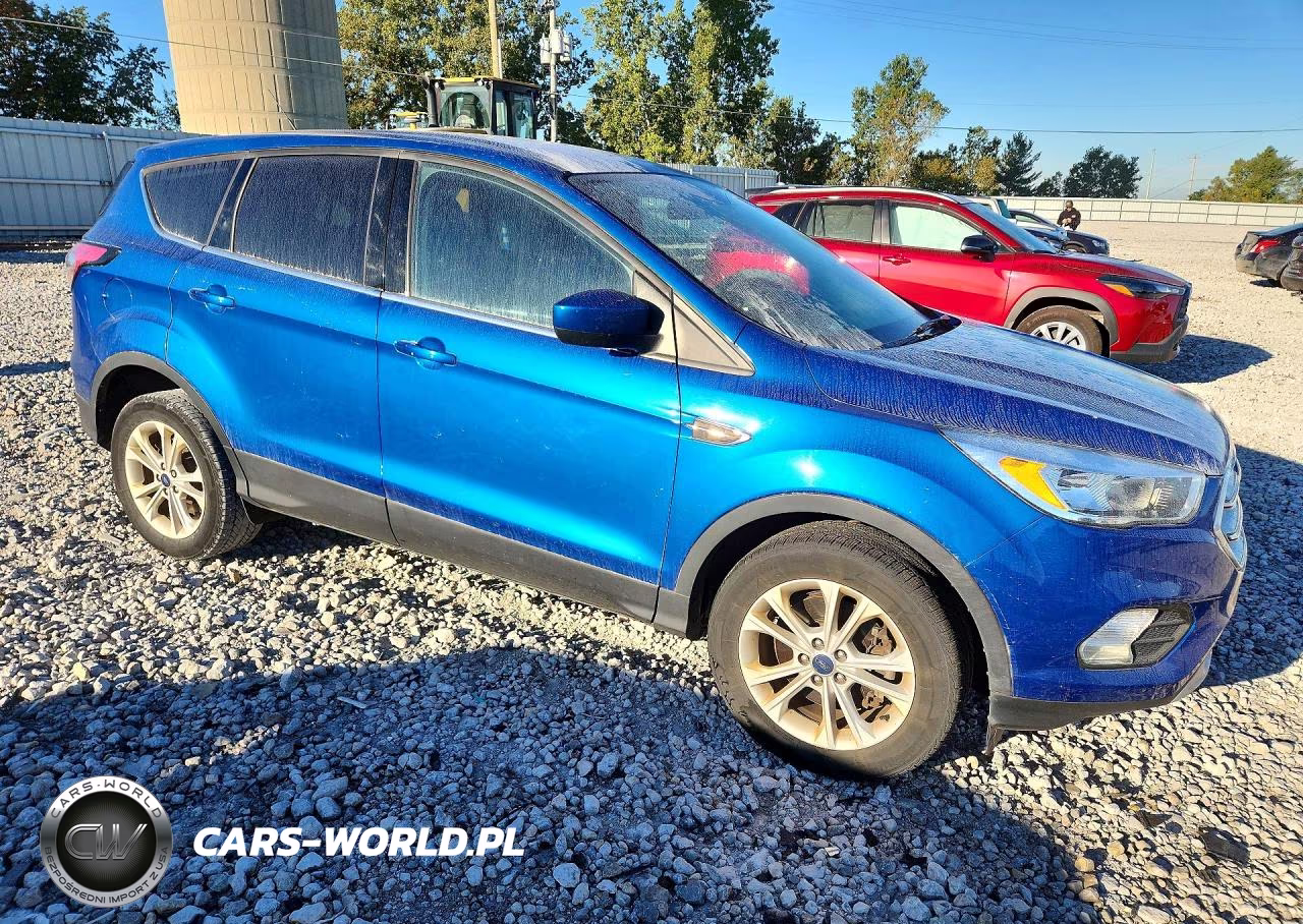 2017 Ford Escape Se VIN:1FMCU9GD1HUD93019 - 4