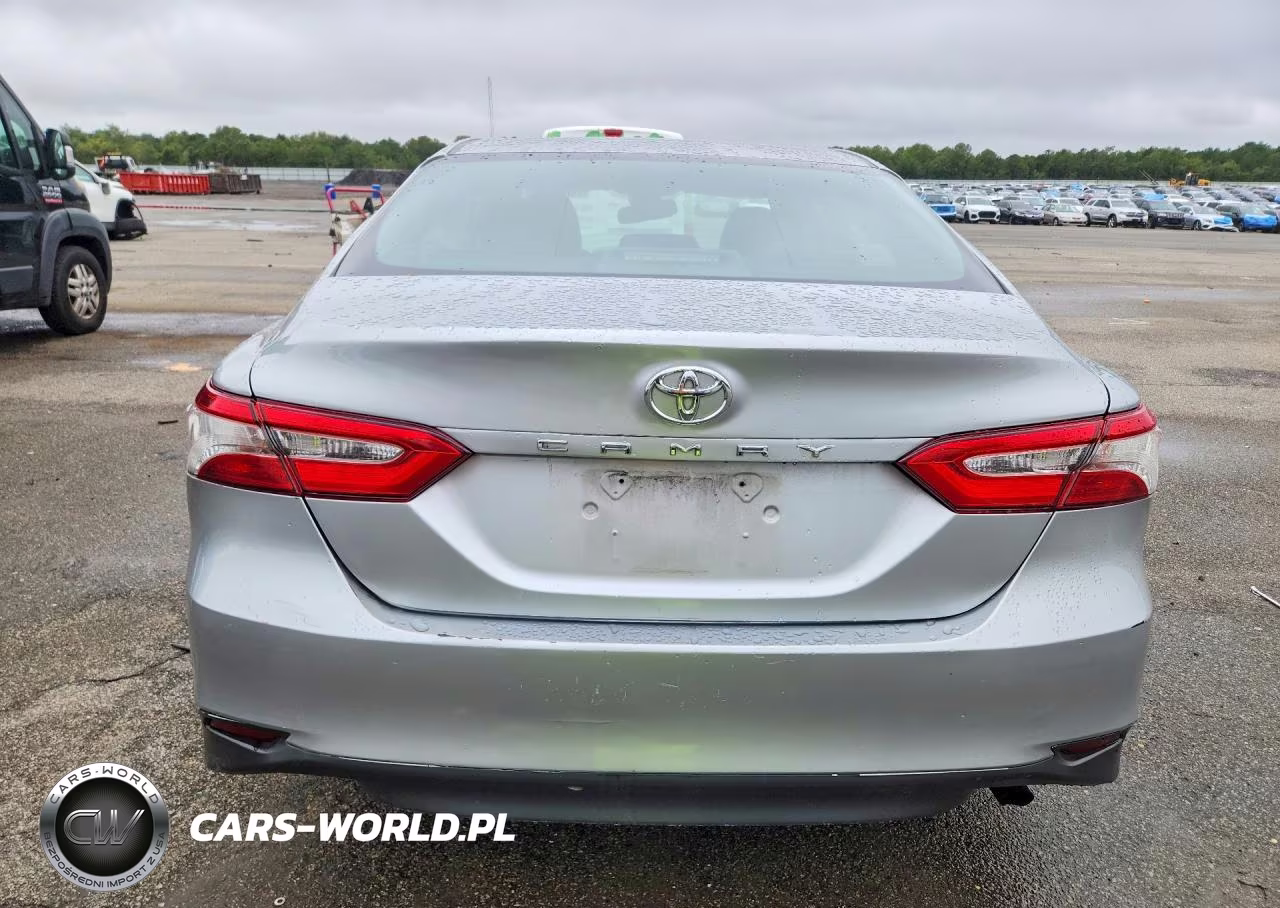 2018 Toyota Camry Le VIN:4T1B11HK0JU541783 - 6