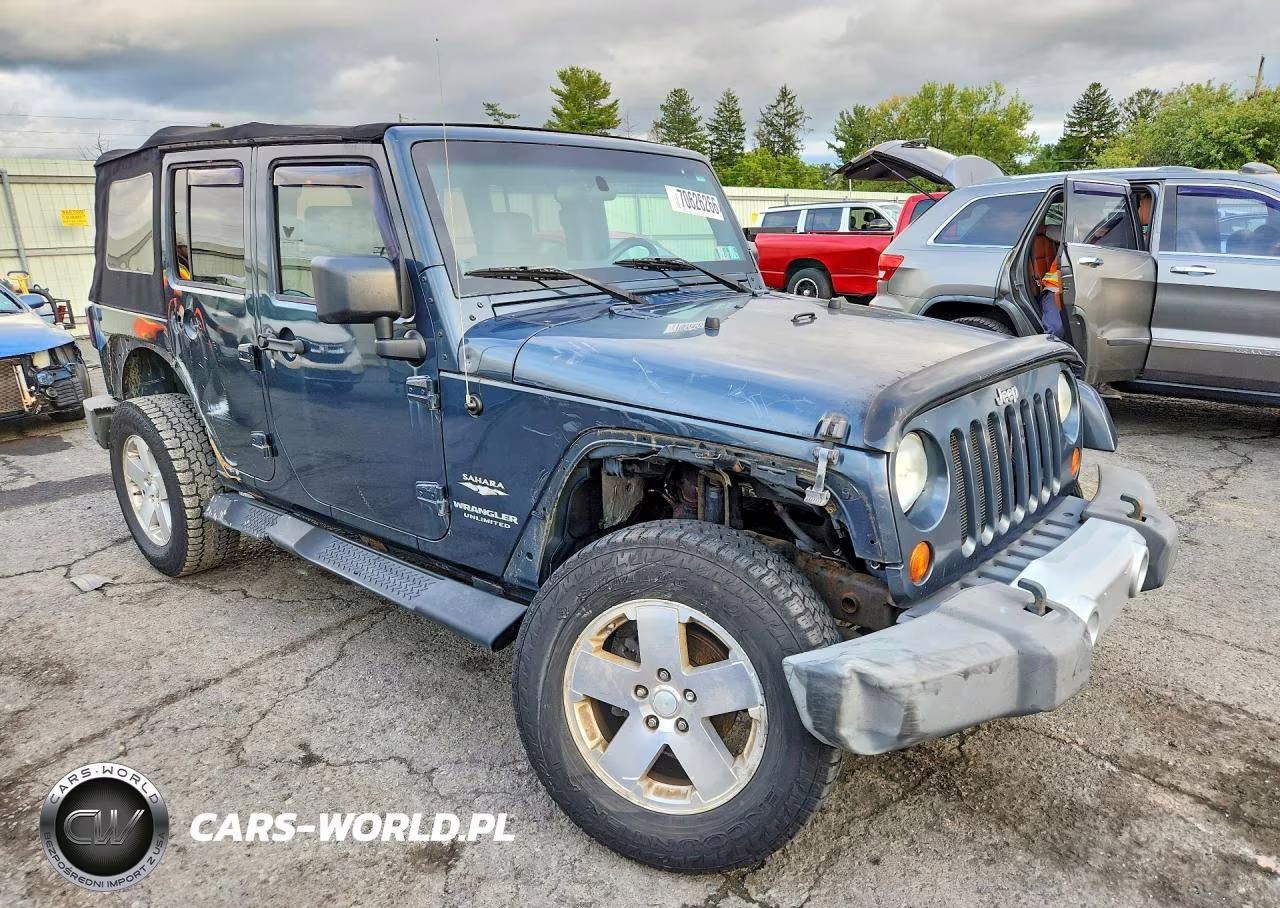 2008 Jeep Wrangler Unlimited Sahara VIN:1J4GA59188L608759 - 4