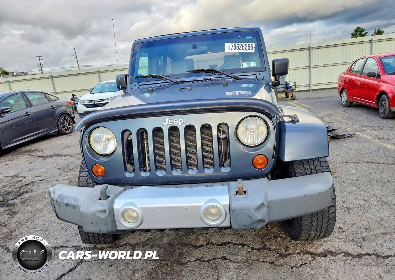 2008 Jeep Wrangler Unlimited Sahara VIN:1J4GA59188L608759 - 5