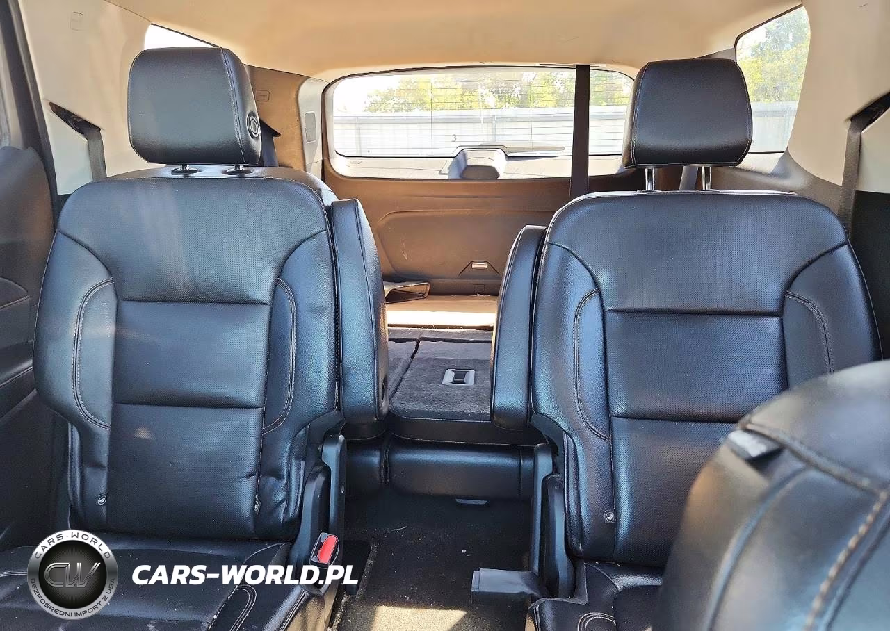 2018 Chevrolet Traverse Premier VIN:1GNEVJKW6JJ166914 - 10
