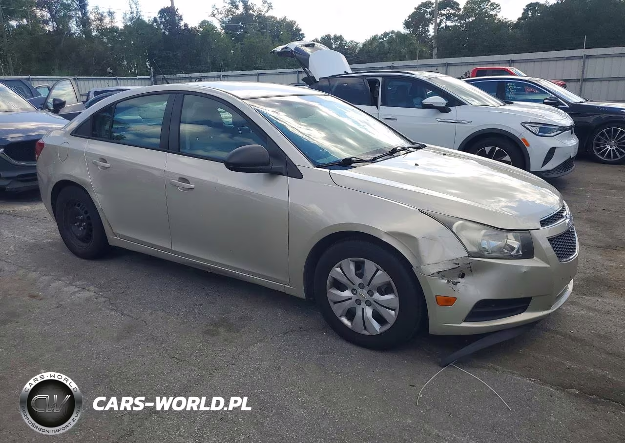 2013 Chevrolet Cruze Ls VIN:1G1PA5SH1D7249800 - 4