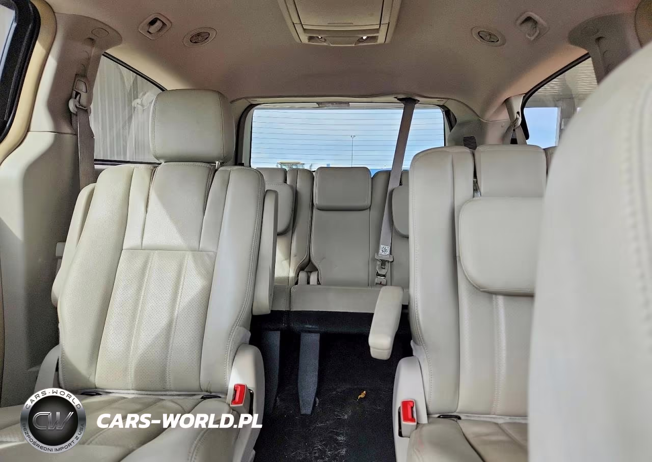 2012 Chrysler Town & Country Touring VIN:2C4RC1BGXCR252606 - 10