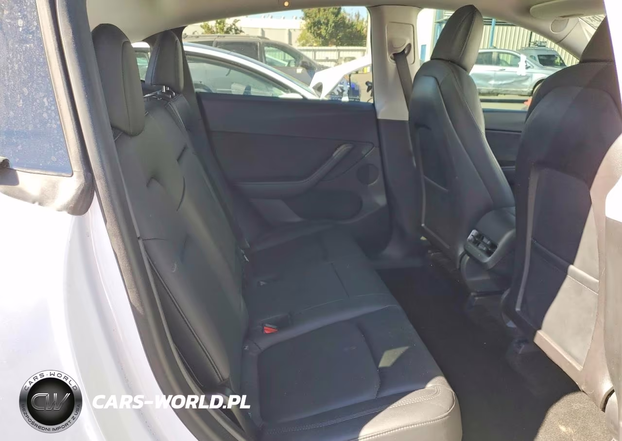 2020 Tesla Model Y VIN:5YJYGDEF1LF033694 - 11