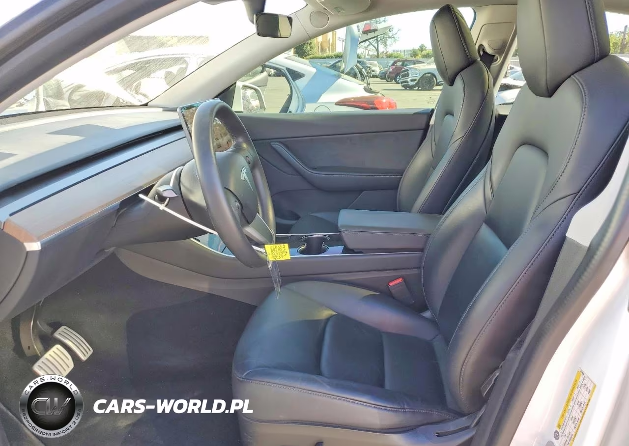 2020 Tesla Model Y VIN:5YJYGDEF1LF033694 - 7