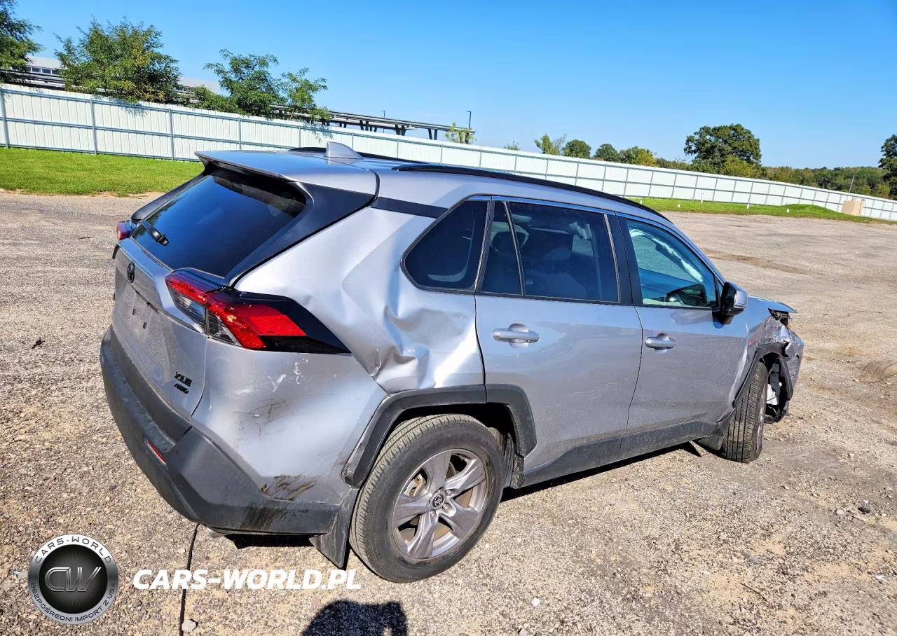 2025 Toyota Rav4 Xle VIN:2T3P1RFV2SC498902 - 3