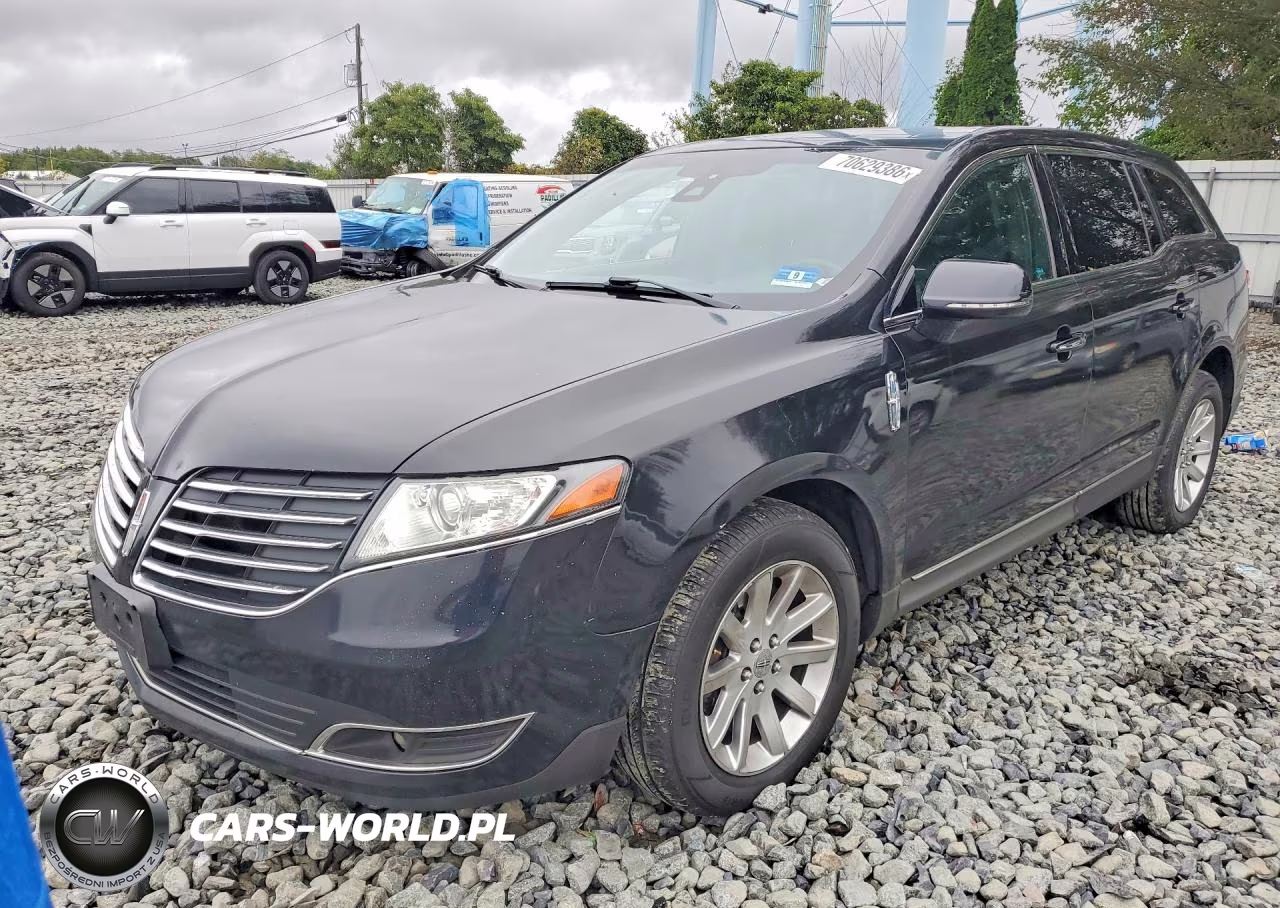 2018 Lincoln Mkt – zdjęcie 1 z 12