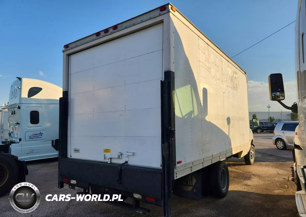 2001 Ford Econoline E350 Super Duty Cutaway Van VIN:1FDWE35L51HA24437 - 3