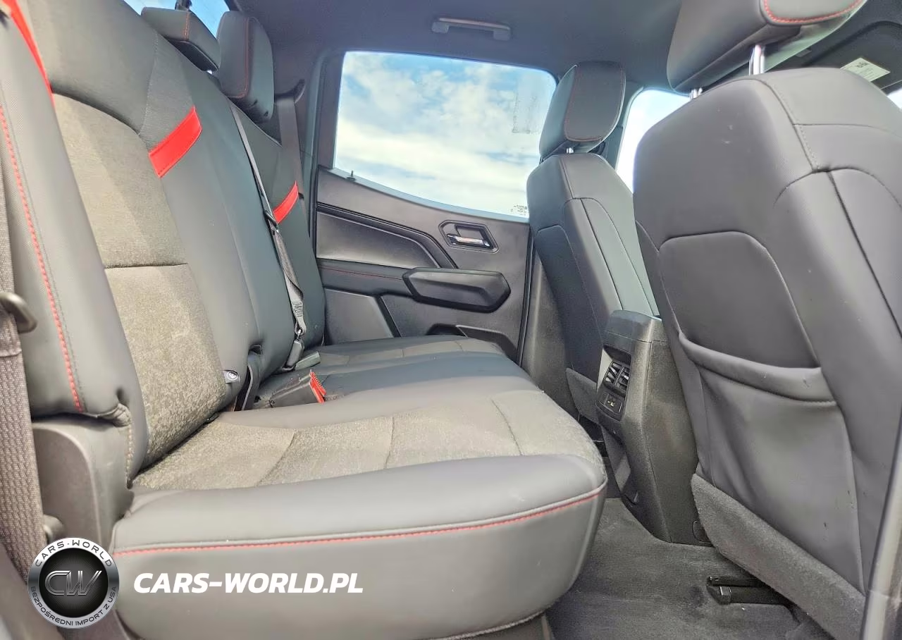 2023 Chevrolet Colorado Z71 VIN:1GCPTDEK5P1233559 - 10